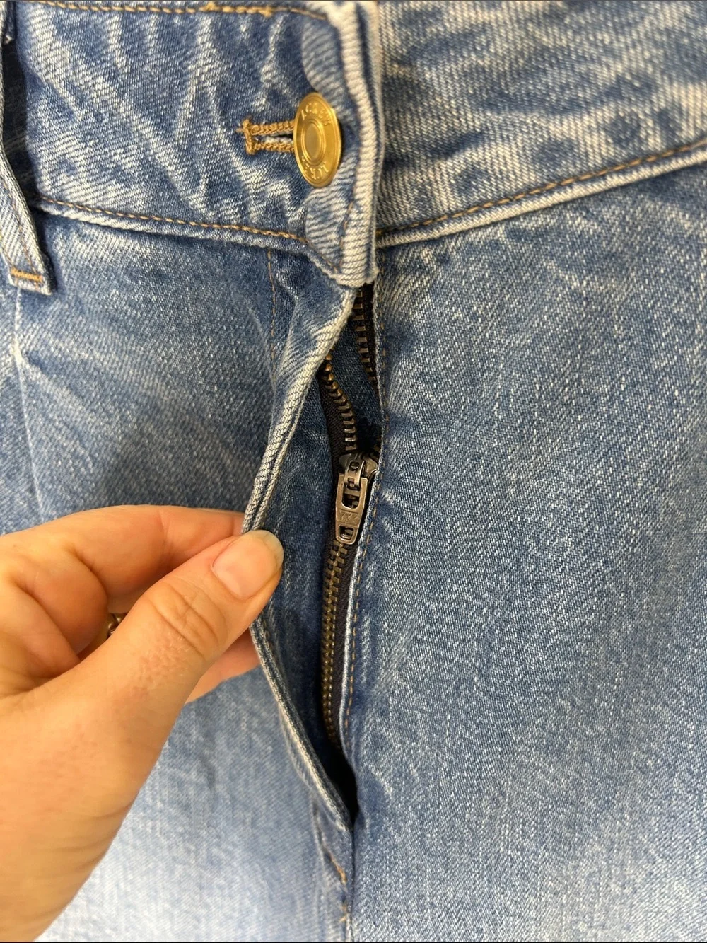 NWT J. CREW Wide-leg Essential jean in Ruth wash Size 29